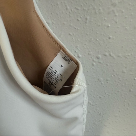 Old Navy White Cropped Tank Bra Top - Picture 2 of 4